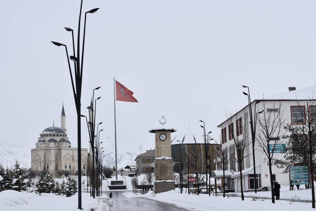 Bitlis ve Bingöl'de eğitime kar engeli 7